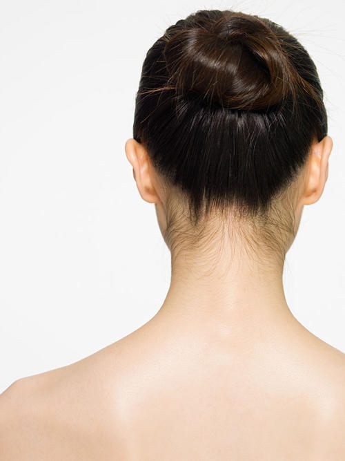 后背长痣代表什么意思：脖子和肩连接处有痣